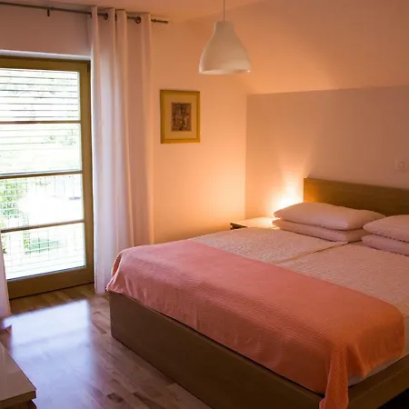 Apartmaji Alpinus *